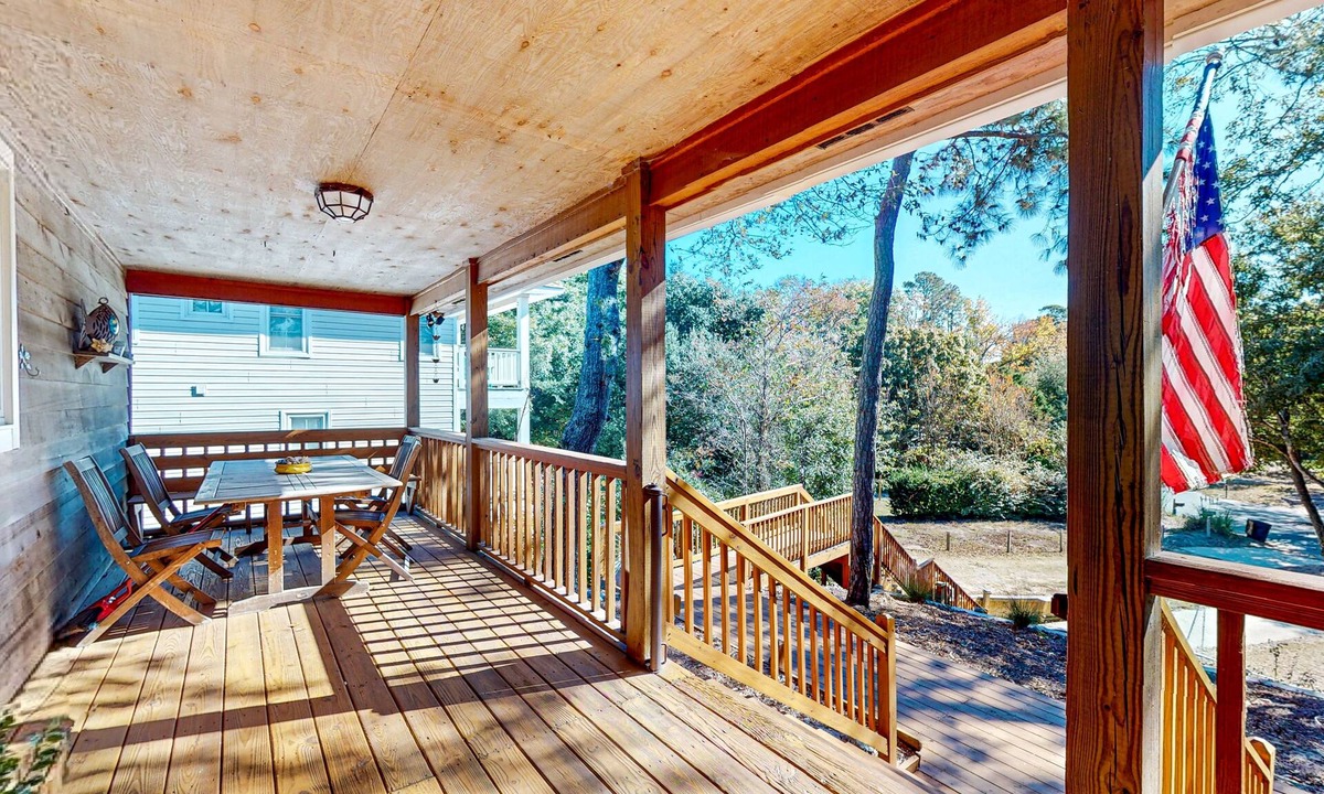 Colington Harbour House | Peaceful home on the Albemarle Sound with private beach, pool access, & grill