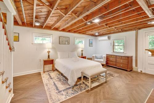 Bluemont House | Peaceful Mountain Retreat Near Appalachian Trail, Wineries, Breweries and More