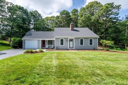 Yarmouth Port House | Peaceful Yarmouth home with thoughtful touches
