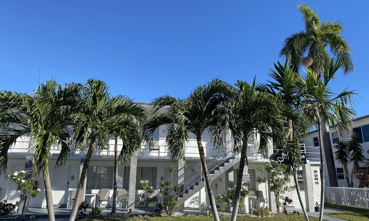 Pompano Beach Hotel | Pelican By The Sea