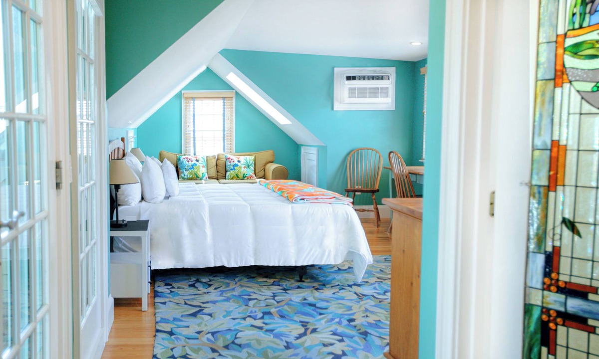 Commercial Street Hotel | Penthouse Unit in Provincetown Center