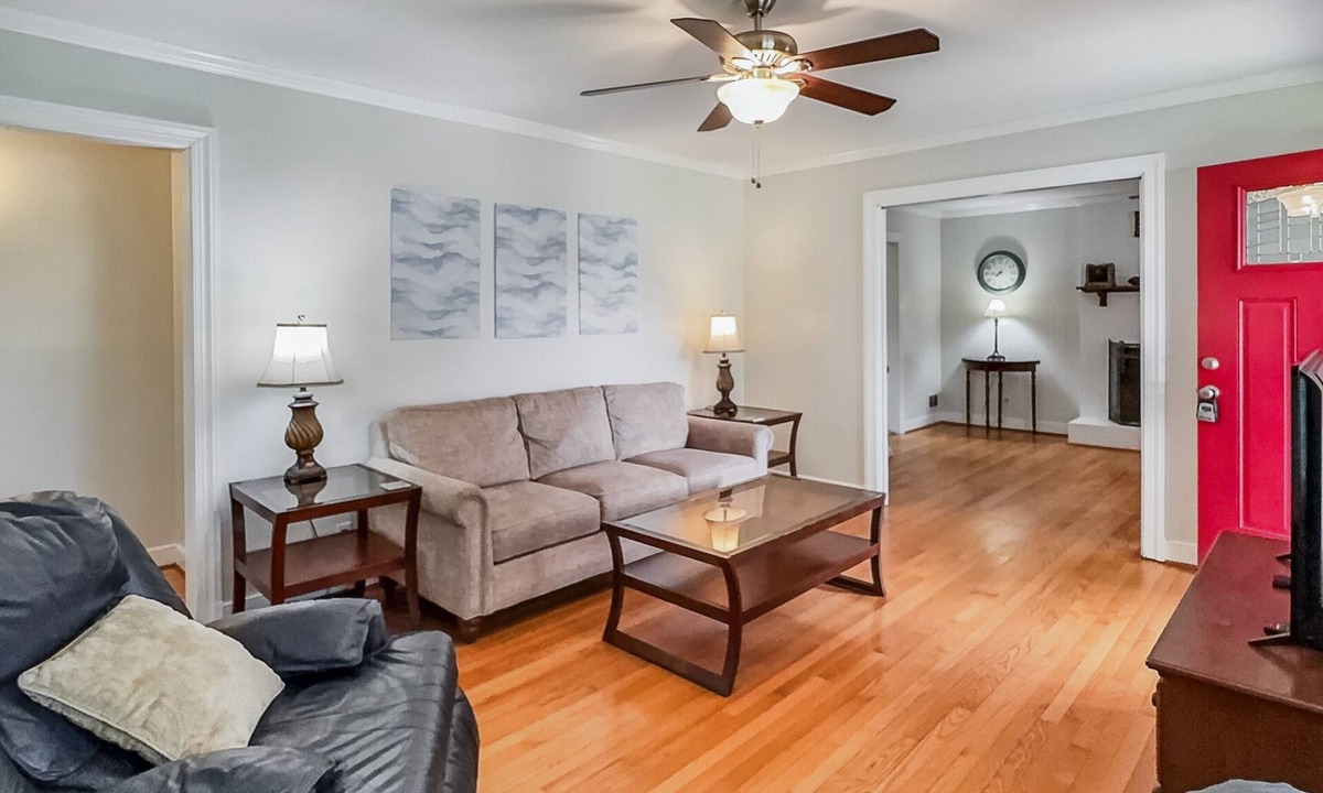 Chamberlayne House | Perfect for Extended Stays! Fenced Yard, Pets Welcome
