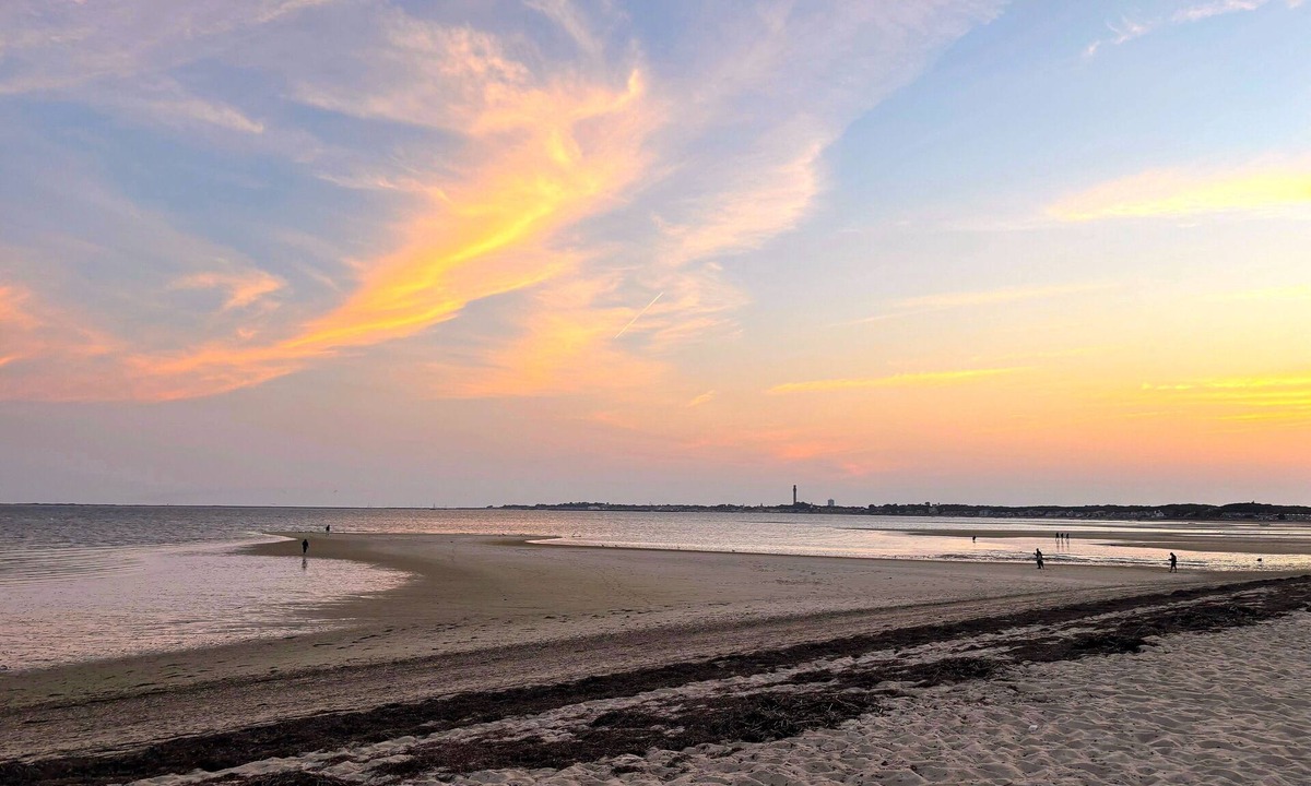 North Truro Cottage | Perfect for Families or Couples RELAX on CAPE COD BAY, Beach Cottage Great Rates