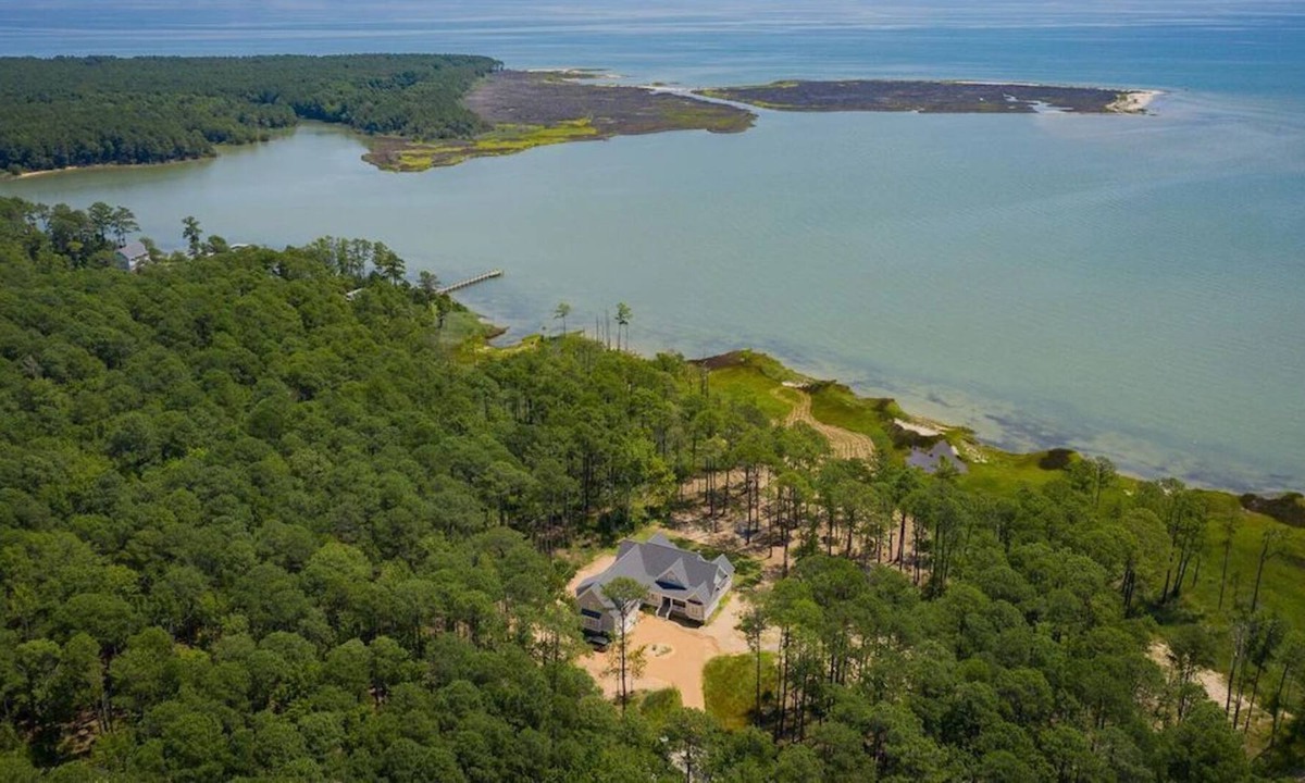 Kilmarnock House | Perfect Summer Retreat! New Home with wide views!