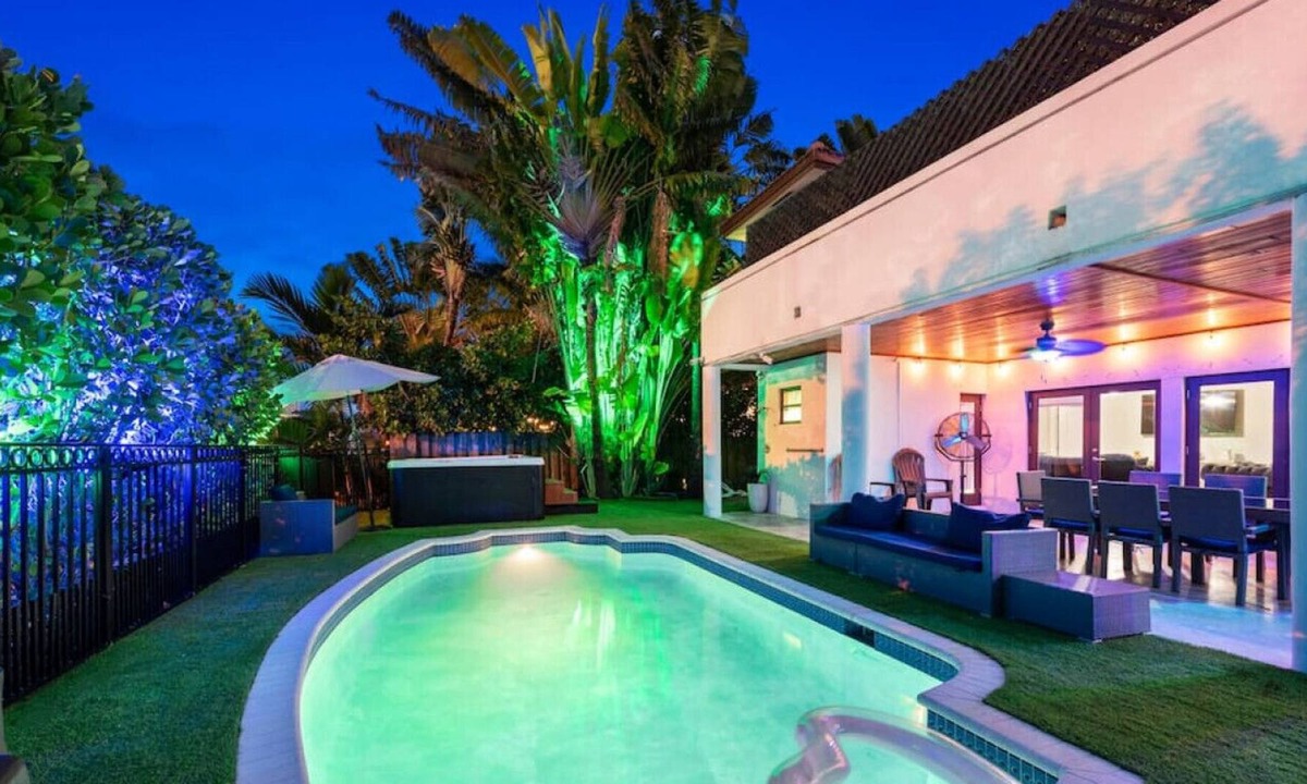 Miami Shores House | Perla (Short-term) · Waterfront Villa w Pool/Theatre!