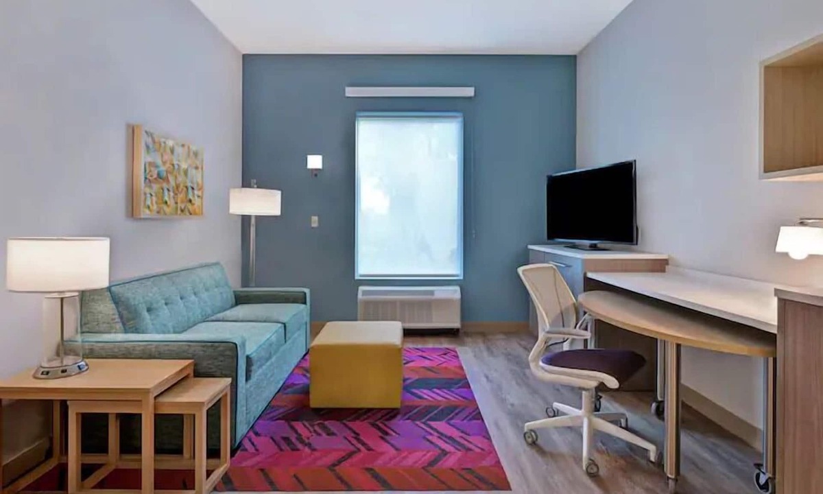 West Palm Beach Hotel | Pet-Friendly 1BR King Suite w/Pool, 1.8mi to Armory Art Center