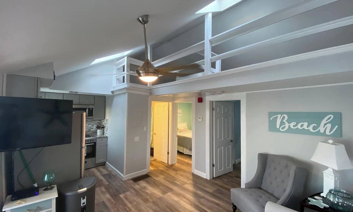 Dennis Port Condo | Pet Friendly, 2 BDR condo across from Glendon Beach!