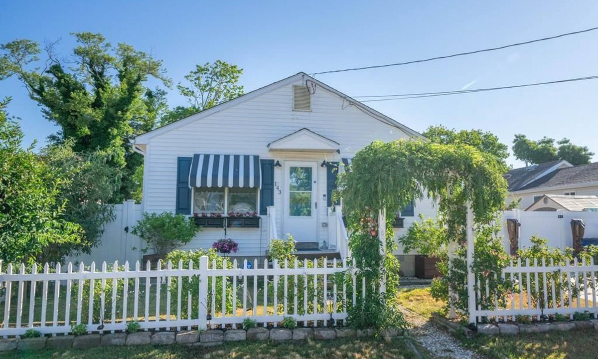 Villas House | Pet friendly, Beach house with inground solar heated pool, hot tub, Sleeps 10
