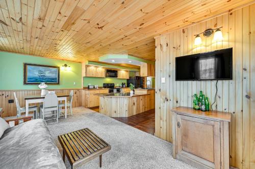 Boonville Apartment | Pet-Friendly Boonville Apt w/Deck on Main Street!