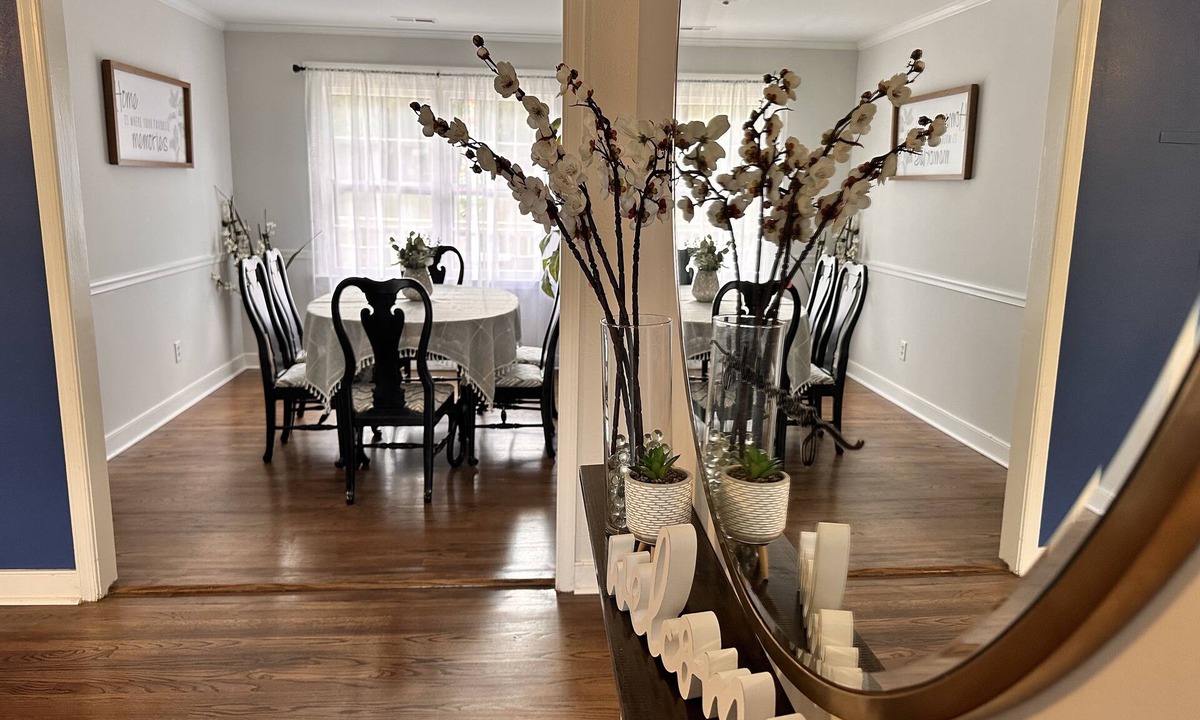 Mechanicsville House | Pet Friendly Cozy & Comfy 3 BR House w Large Yard & Deck