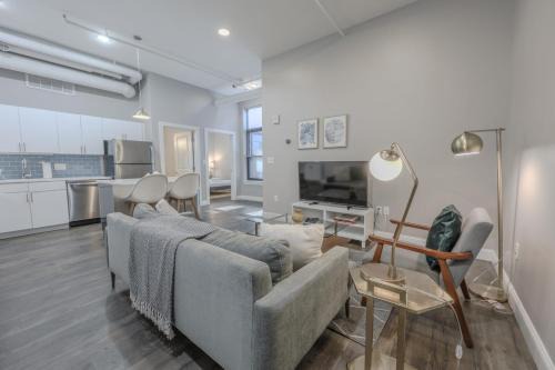 Downtown Boston Apartment | Pet Friendly Downtown Boston Elevator Washer Dryer
