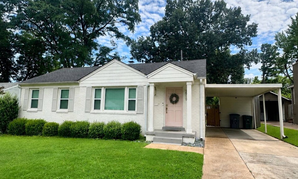 East Memphis House | Pet friendly High Point Terrace Gem-Backyard Oasis