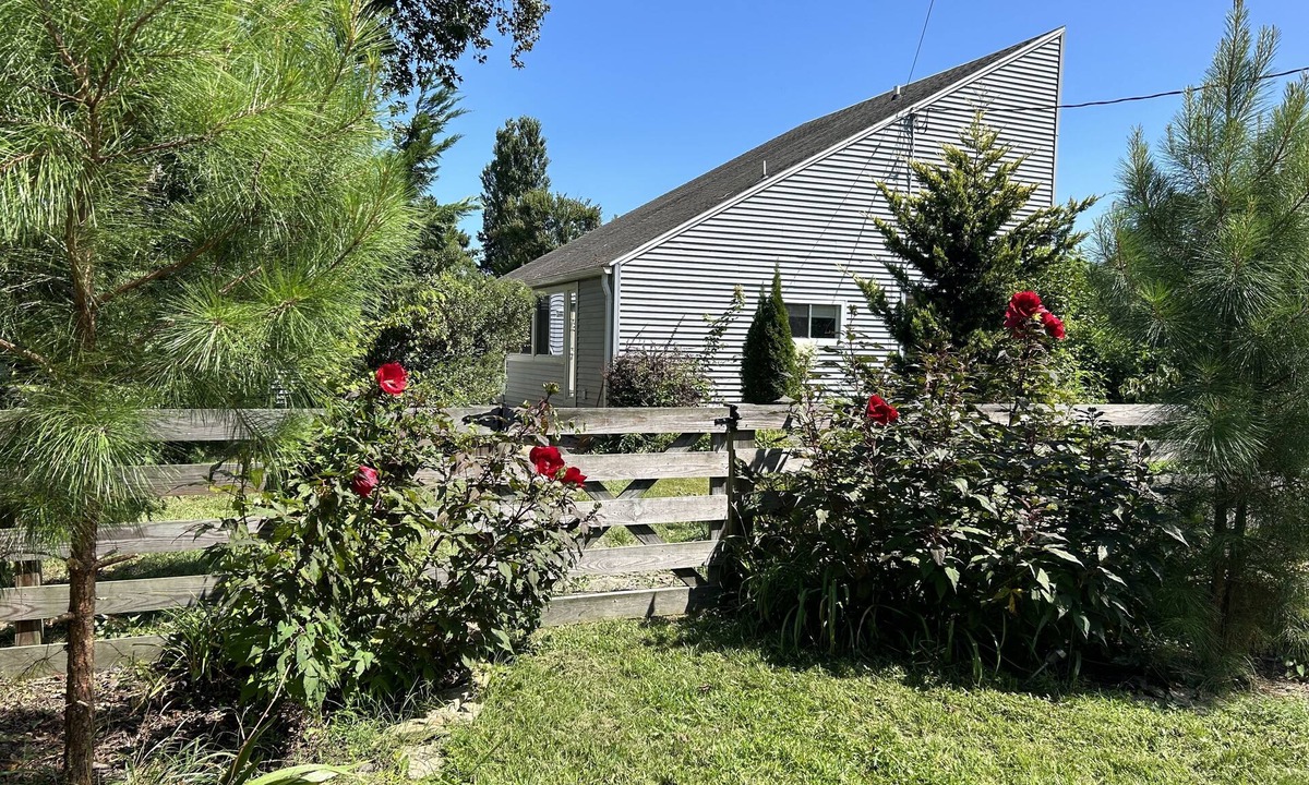 Chincoteague House | Pet Friendly! Unique open concept home in quiet neighborhood with EV charging.