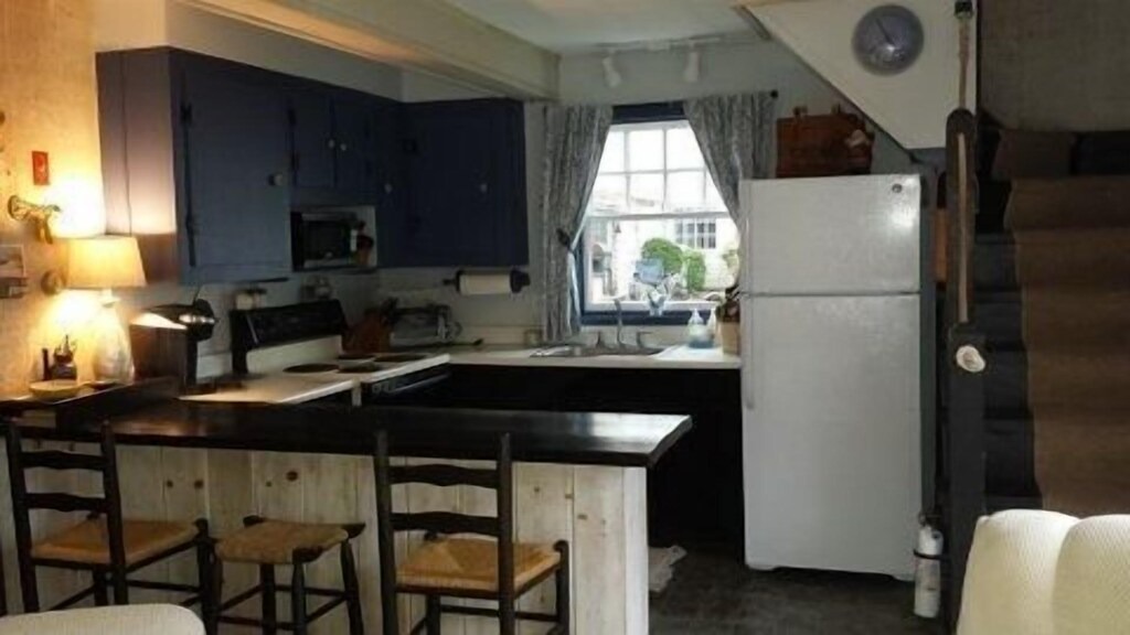 Yarmouth Port House | "PET FRIENDLY YARMOUTH PORT" ADORABLE