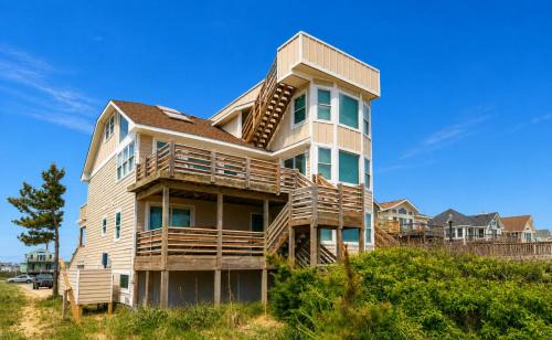 Nags Head House | Pier House - Nags Head MP 17, Oceanfront, Indoor Pool, Hot Tub, Rooftop Deck, Pets OK