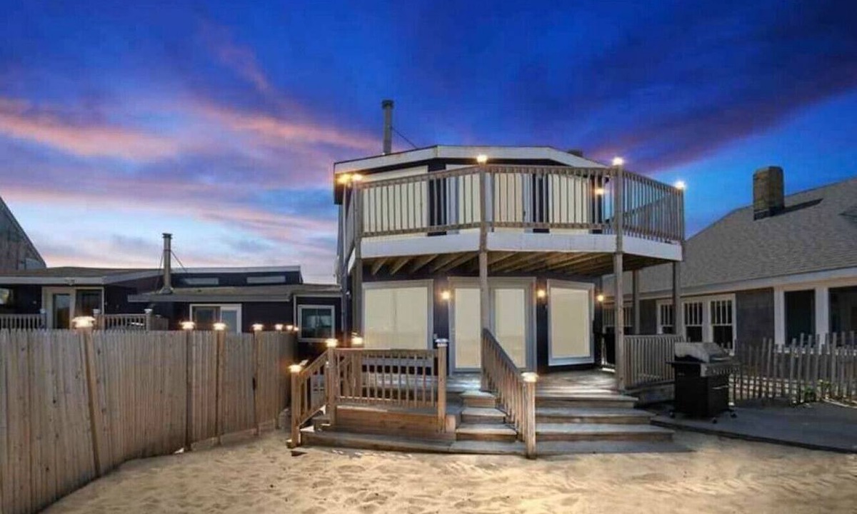 Newbury Condo | Plum Royale: Plum Is. beachfront w/stunning views
