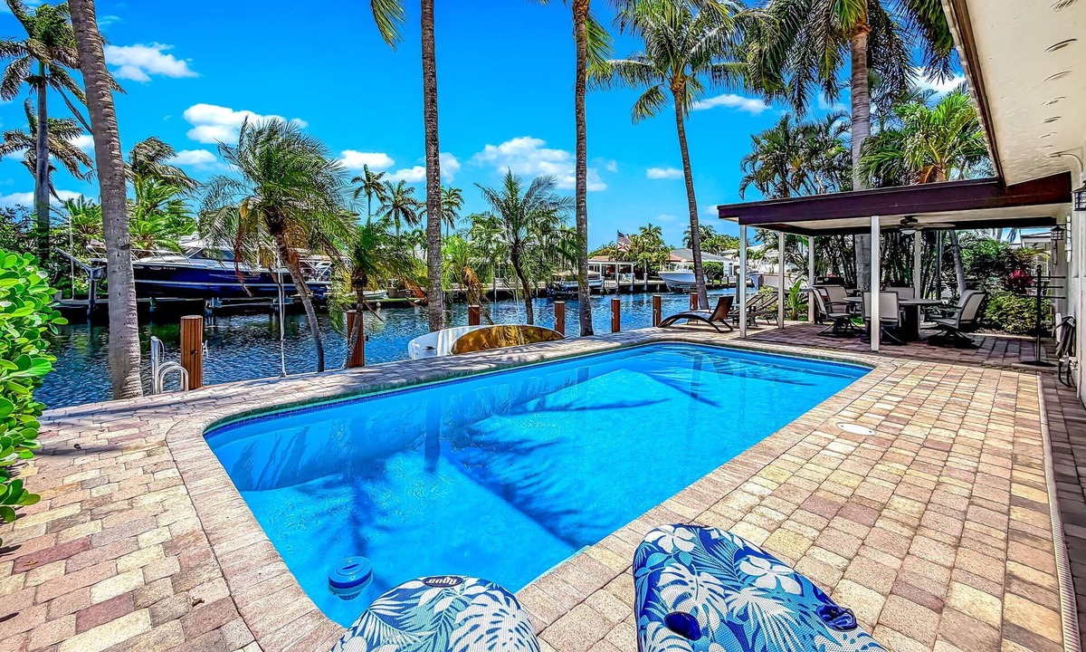 Garden Isles House | Pool & Waterfront! Paddleboards+Close To Beach!