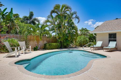 Tropic Palms House | Poolside Oasis! Family Home 4 Mi to Delray Beach