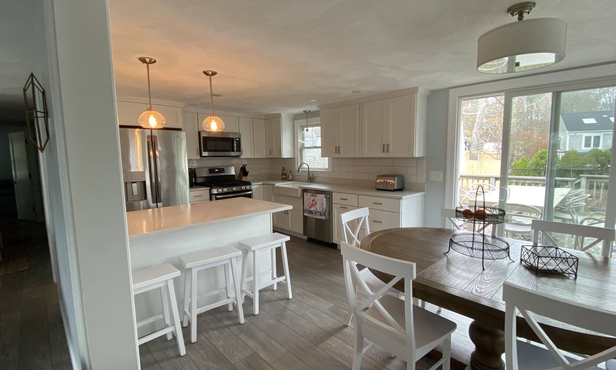 Popponesset House | Popponesset modern beach house 6 minute walk to private beach (plenty of beds)!