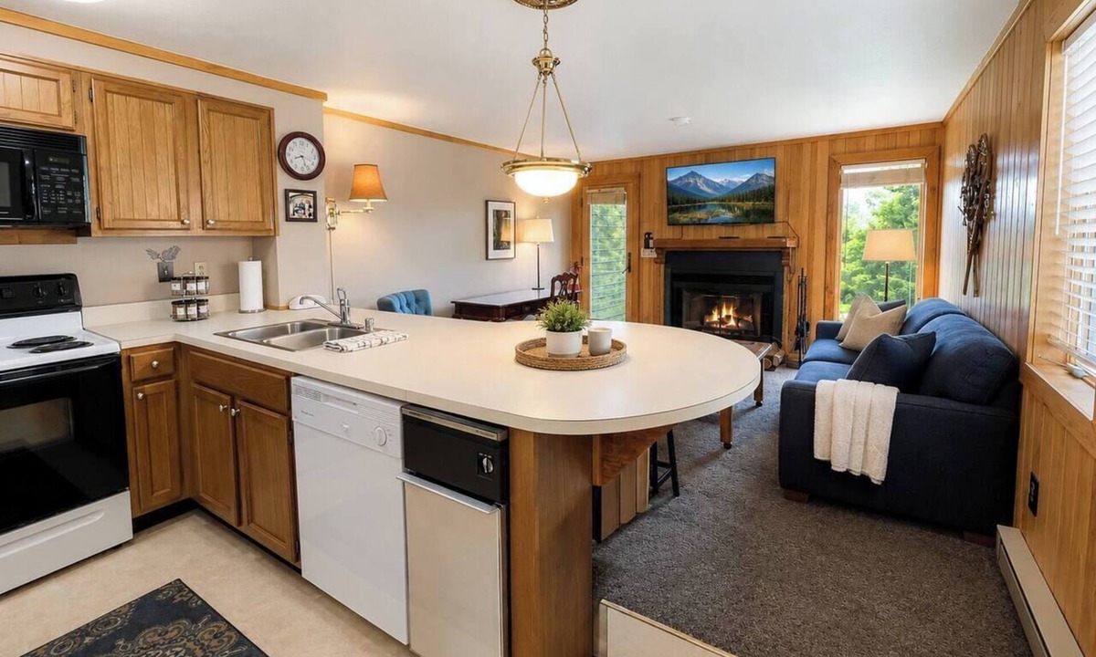 Snowshoe Apartment | Powderidge 23 Slope Access Condo Near Chairlift