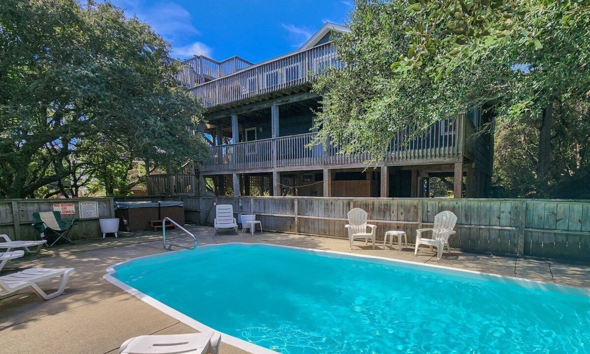 Southern Shores House | Precious Rapture - Dog friendly, 200 yards to beach, 5 bed, 3.1 bath