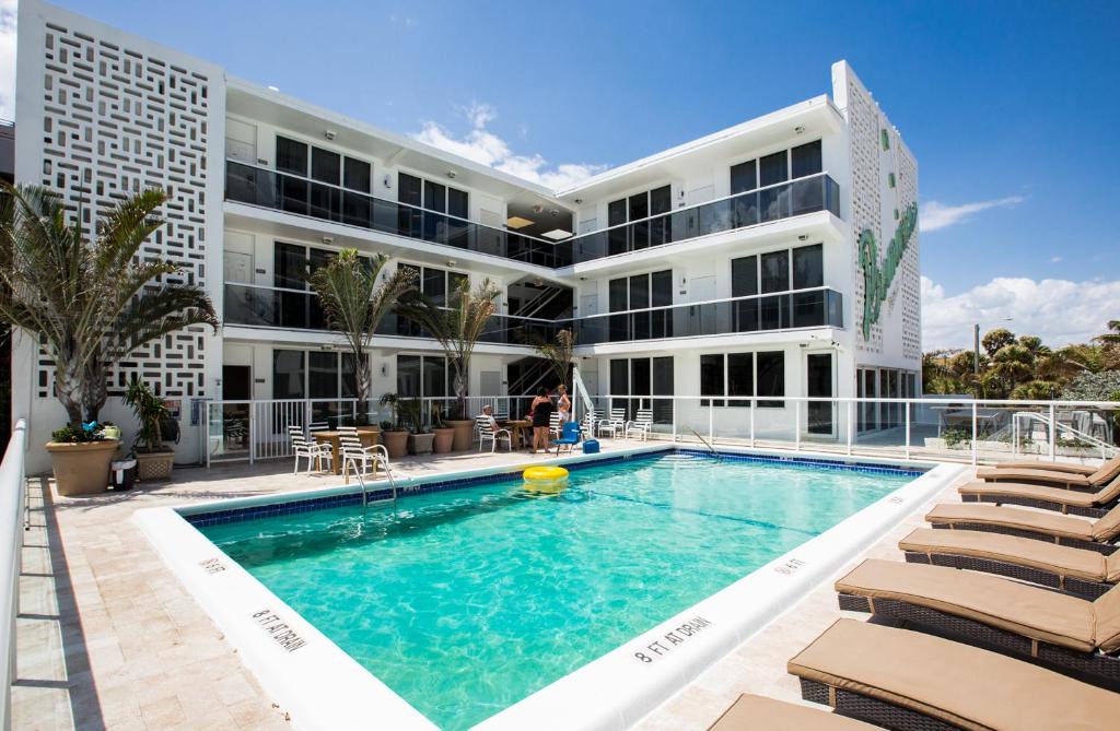 Central Beach Hotel | Premiere Hotel