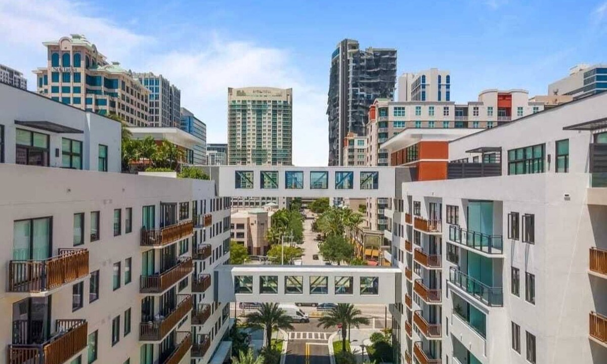 Downtown Fort Lauderdale Apartment | Premium 1 bdr apt, 1 block from Las Olas. Great amenities, fully furnished.