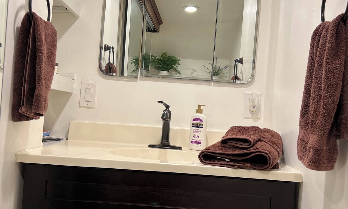 North Buffalo Apartment | Pristine Garden Apt, Centrally Located, Cleaning Service Available with Linens