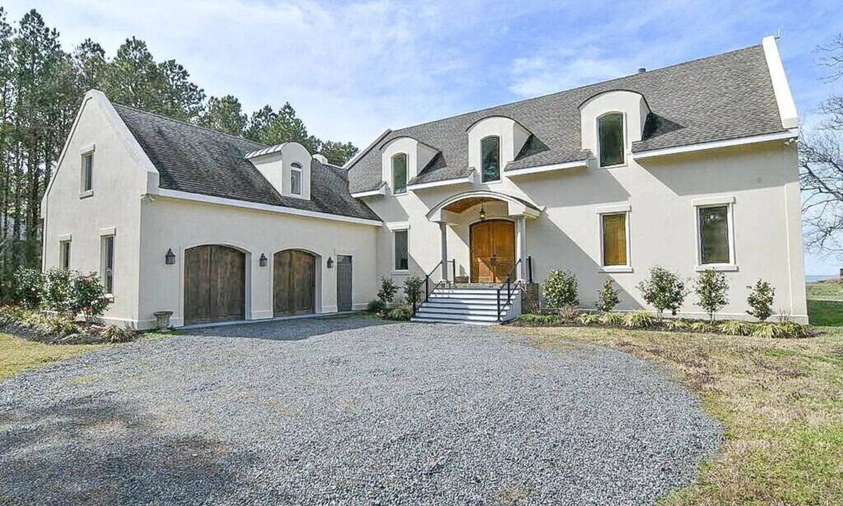 Bay Ridge House | Privacy & tranquility at Beauty on the Beach, Beachfront!