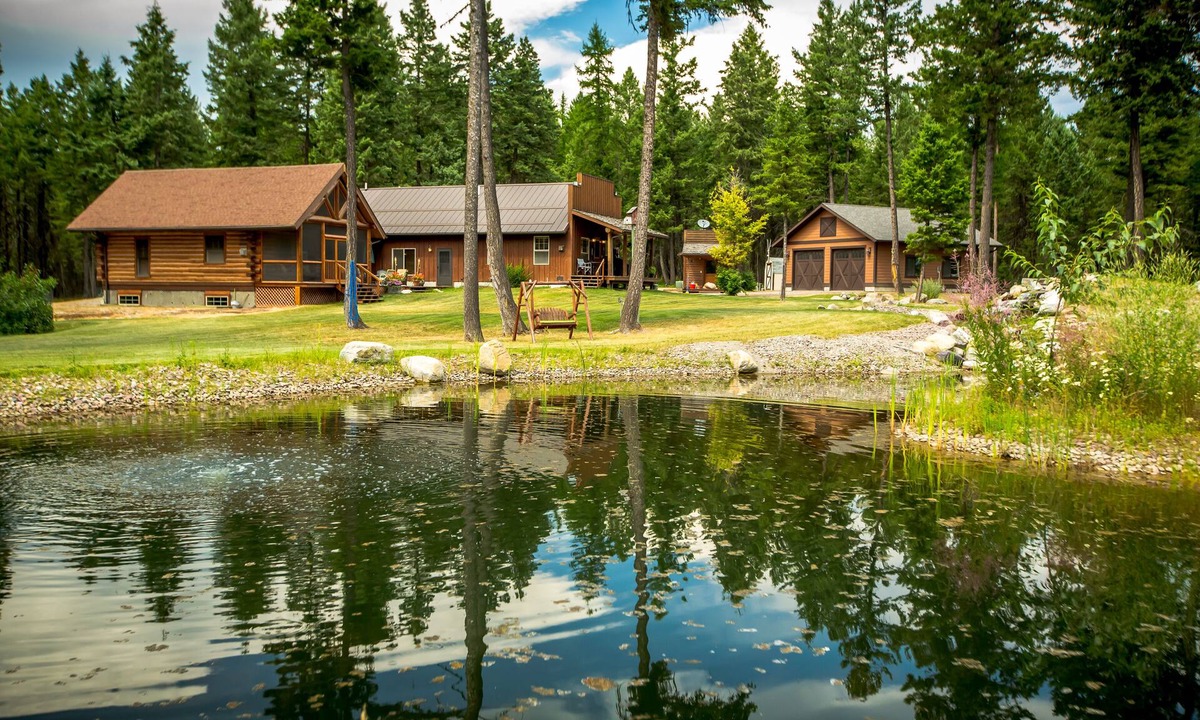 Whitefish House | Private 10 Acre Retreat | Pond & Fire Pit, 10 Min to Whitefish