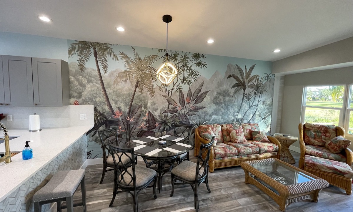 Lake Worth Cottage | Private 2bd/2bth Guest house overlooking 3 acres