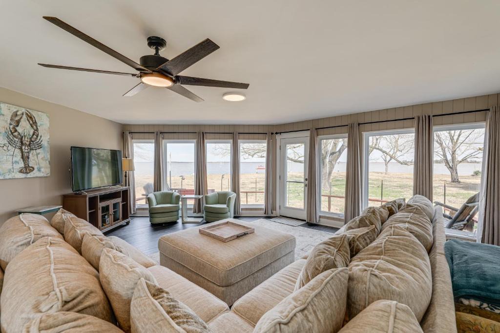 Mount Vernon House | Private Beach & Fishing Pier: Wicomico River House