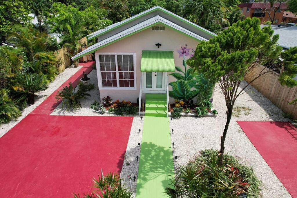 Allapattah Villa | Private Botanical Villa Close to Wynwood & SOBE