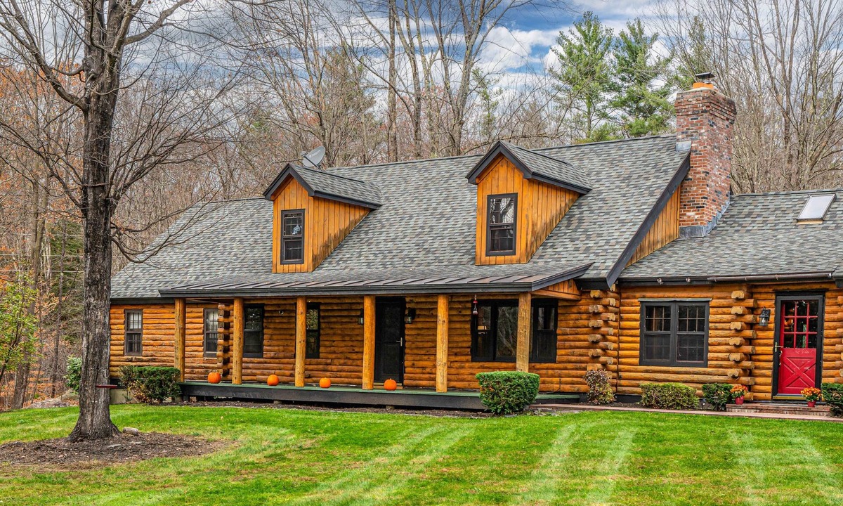 Mendon House | Private Cabin w/Golf Sim and Ultimate Game Room