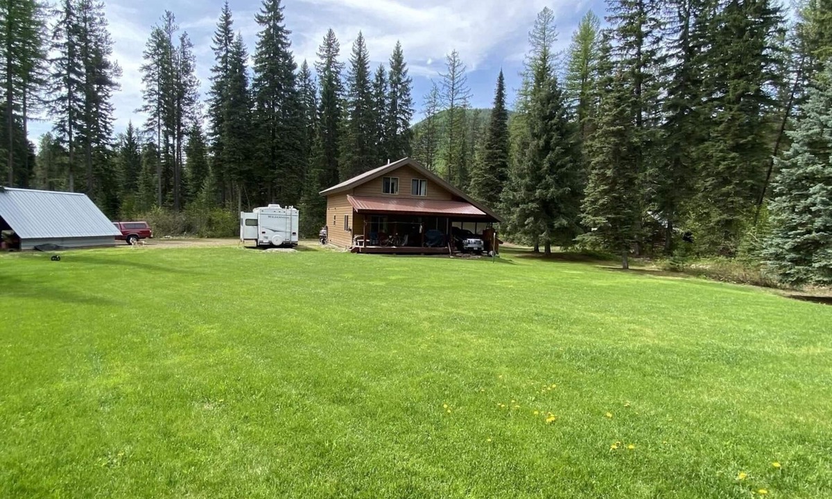 Essex House | Private cabin with hot tub, large yard and close to Glacier National Park.
