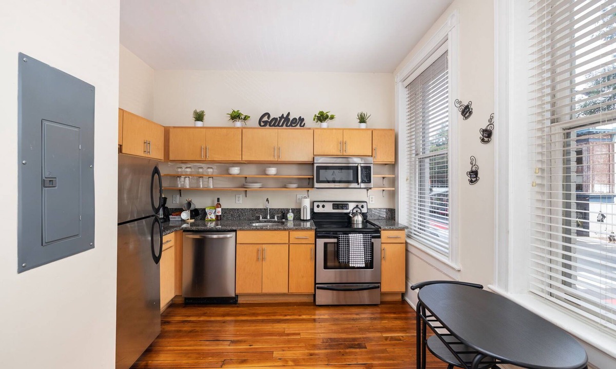 Monroe Ward Apartment | Private Extended Stay by VCU for Medical/Biz Travelers