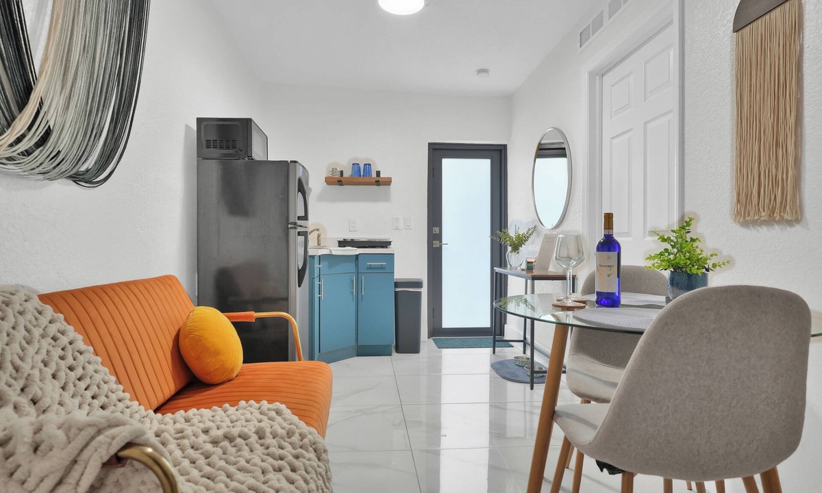 West Little River House | Private Guest Suite with Patio, BBQ, & Parking by MIA Airport, Beaches, Wynwood