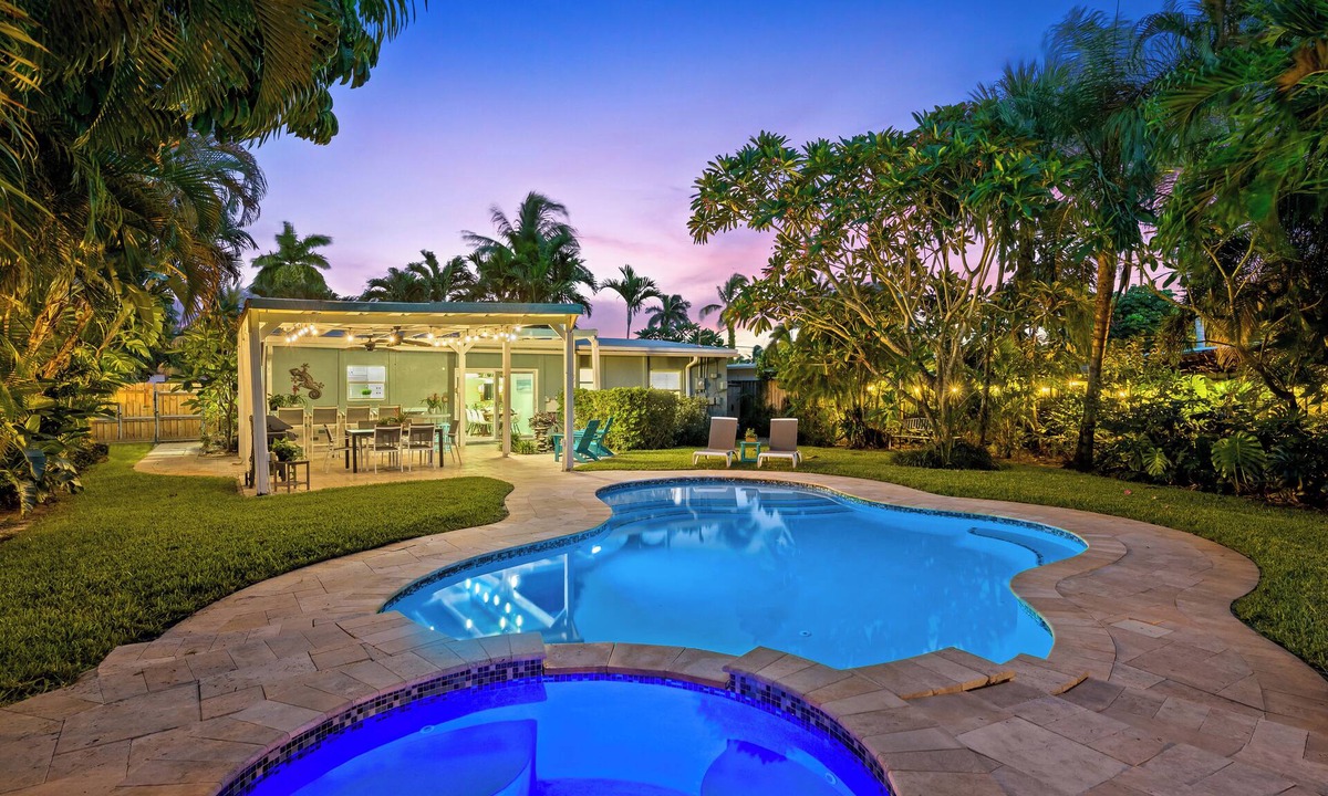 Poinsettia Heights House | Private Heated Pool, Peaceful Hidden Gem Near Beaches, Shopping & Dining!