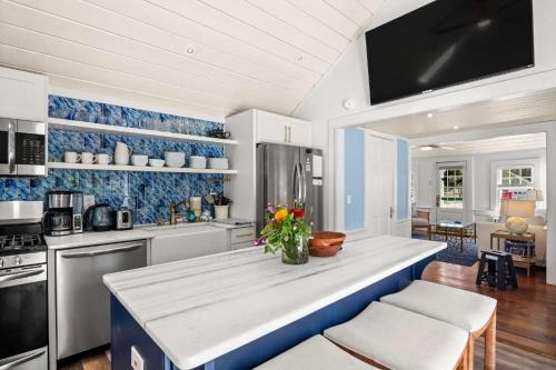 Yarmouth Port House | Private Hot Tub Near Dennis Pond