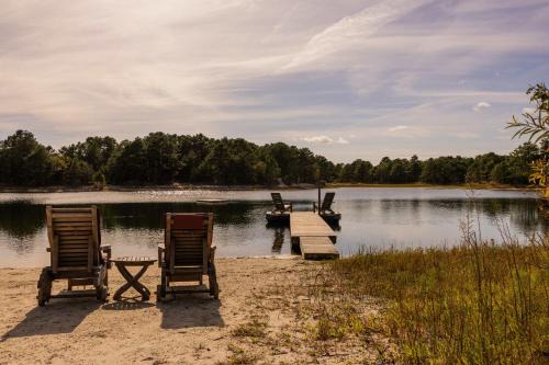 Cape May Court House Hotel | Private Lake and Hiking, The Loft at Haven