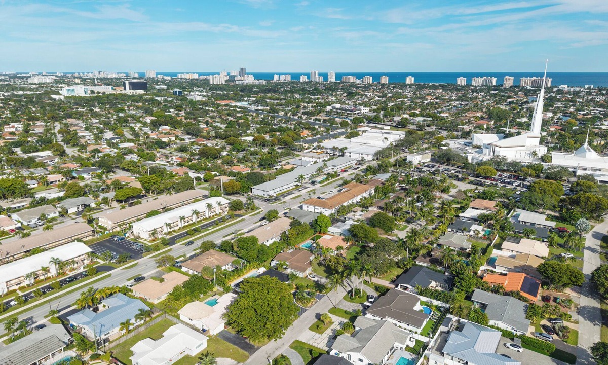 Fort Lauderdale Apartment | Private Oasis with Hot Tub 8 min from the beach