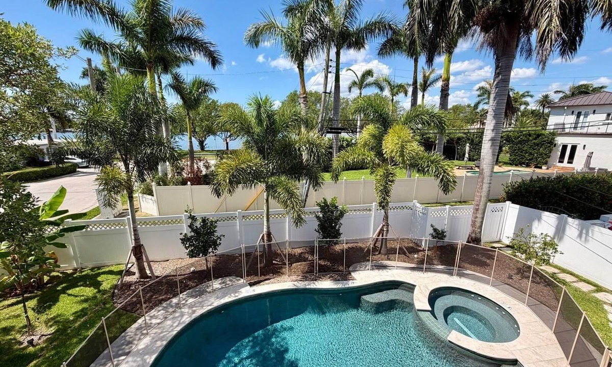 Hollywood Lakes House | Private Pool house 1 mile from beach