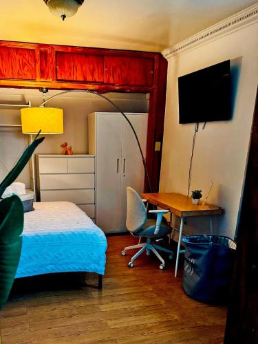 Guttenberg Apartment | Private Studio Near NYC - Easy Commute & Workspace