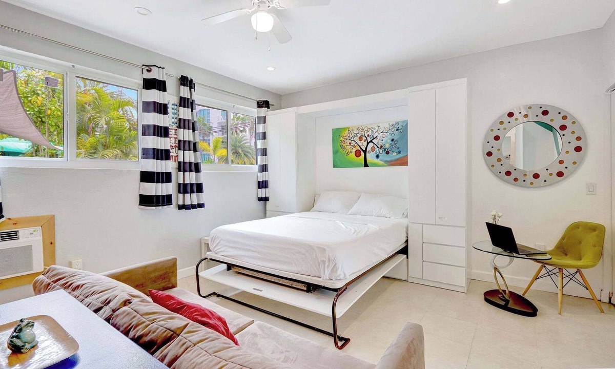Hendricks and Venice Isles Apartment | Private Studio Near Beach and Las Olas