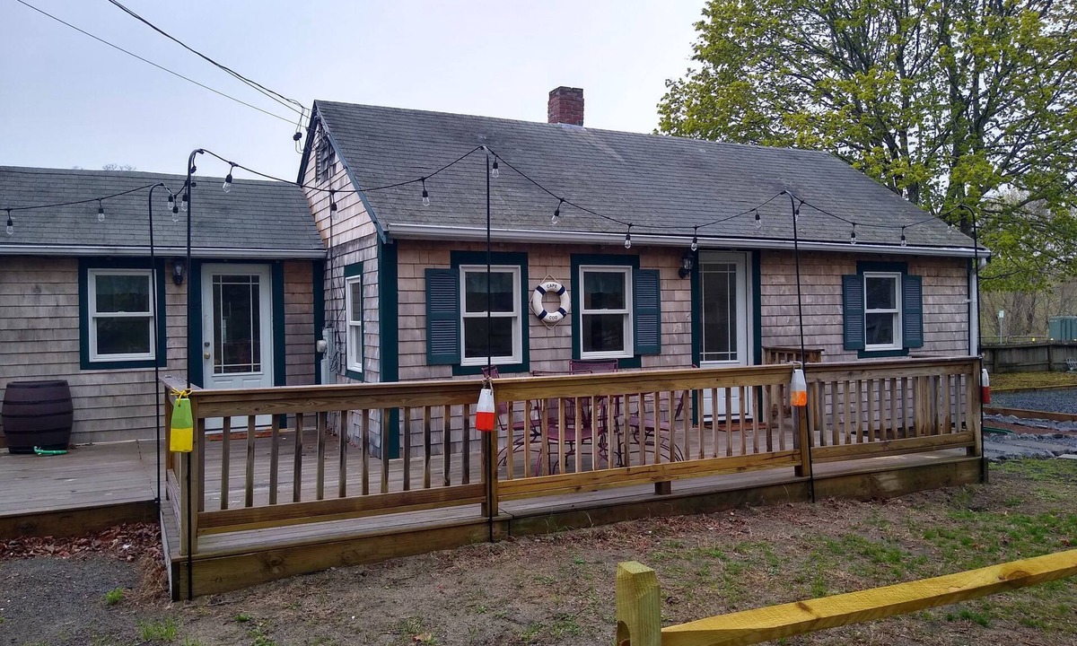 Wellfleet House | PROMO 5% MONTHLY DISCOUNT! The Napoleon House at Wellfleet Center