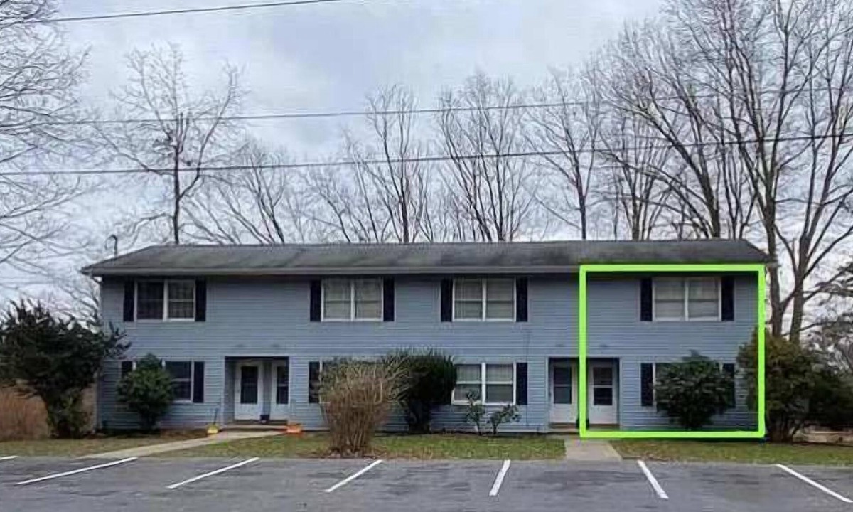 State College House | PSU 2br/2ba Townhome w Parking Near Campus & Stadium