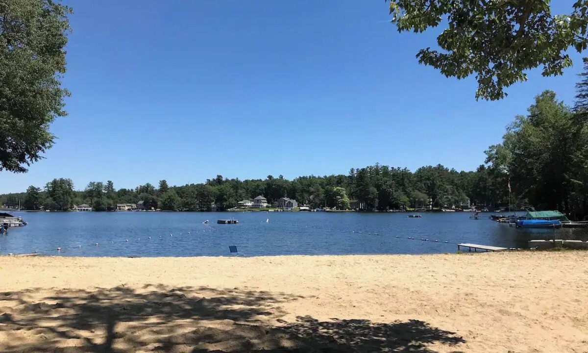 Windham Cottage | Quaint Cobbetts Pond Cottage with Pond Views