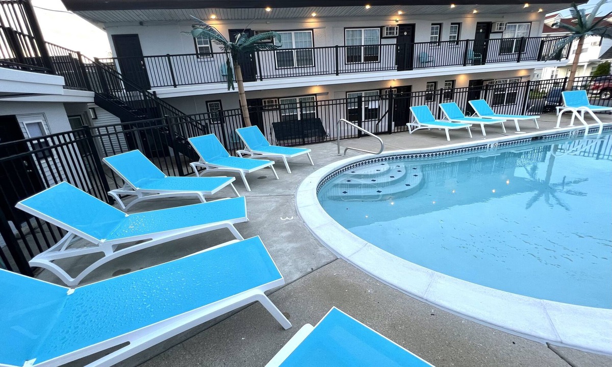 Wildwood Apartment | Queen Studio Apartment 205