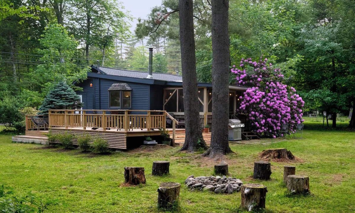 Lake Hill Cottage | Quiet 2-bedroom cottage in peaceful Lake Hill