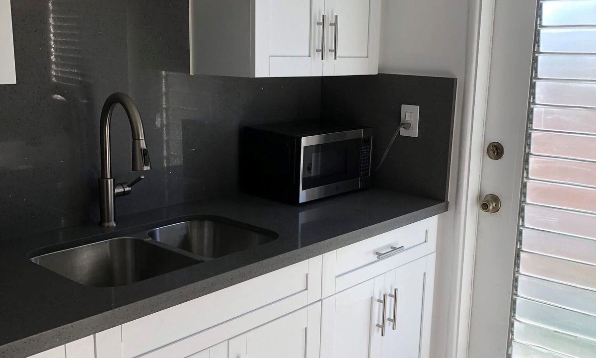 North Beach Condo | Quiet, walk to beach, shops and restaurants